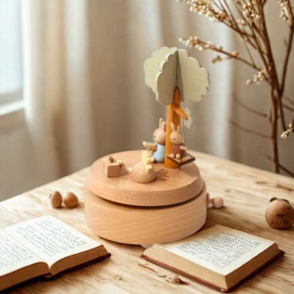 Boîte à musique en bois personnalisée avec lapin qui tourne