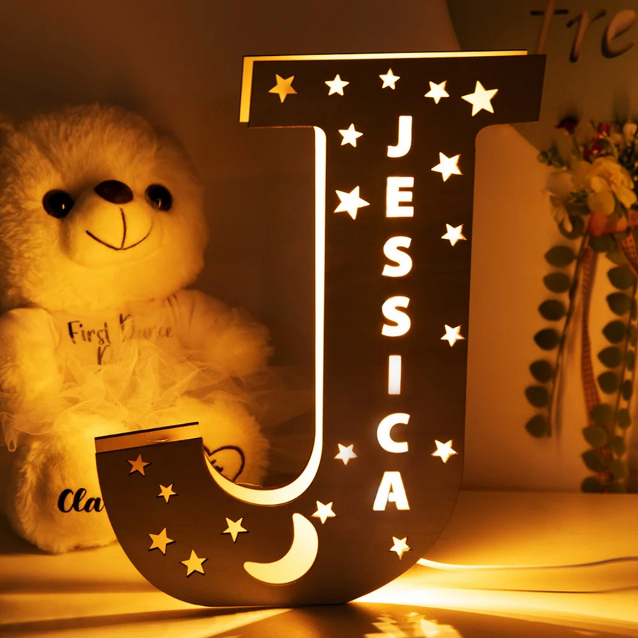 LetterGlow – lampe lettre en bois avec prénom