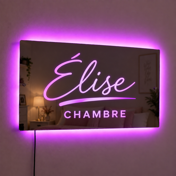 Lampe néon prénom personnalisée « Élise » dans une chambre