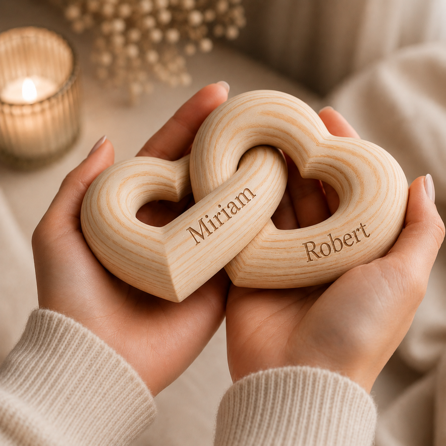 Ornement d'amour ForeverUs personnalisé en bois avec prénoms