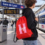 Sac de gym personnalisé porté dans une gare