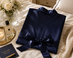 Peignoir en satin personnalisé, coloris bleu marine