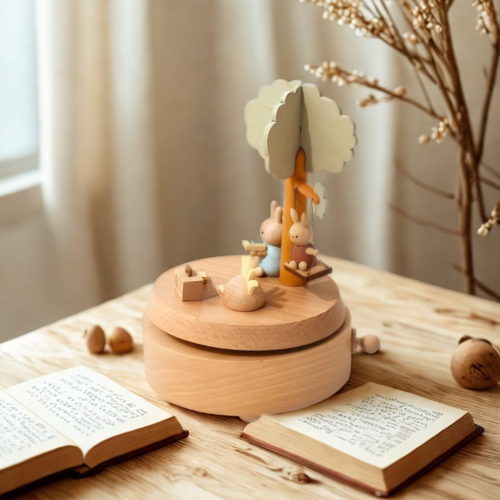 Boîte à musique en bois personnalisée avec lapin qui tourne