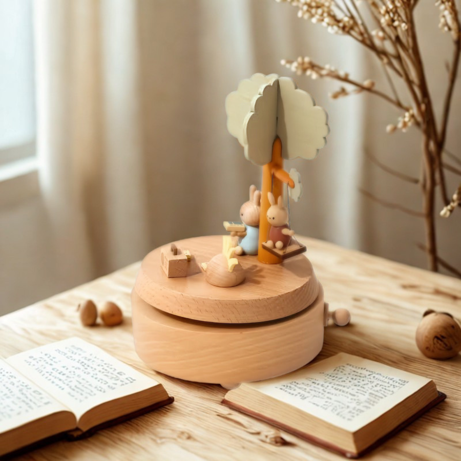 Boîte à musique en bois personnalisée avec lapin qui tourne