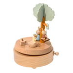 Boîte à musique en bois avec prénom gravé, vue de côté